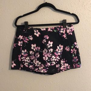 EXPRESS - floral skort. Gently used size 6